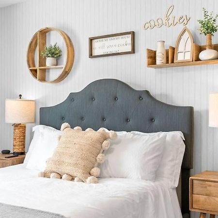 One-Of-A-Kind Smart, Cookie Themed Home For Up To 6 클락스빌 외부 사진
