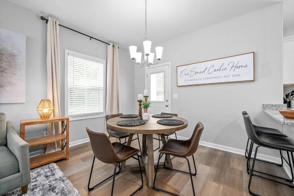 One-Of-A-Kind Smart, Cookie Themed Home For Up To 6 클락스빌 외부 사진