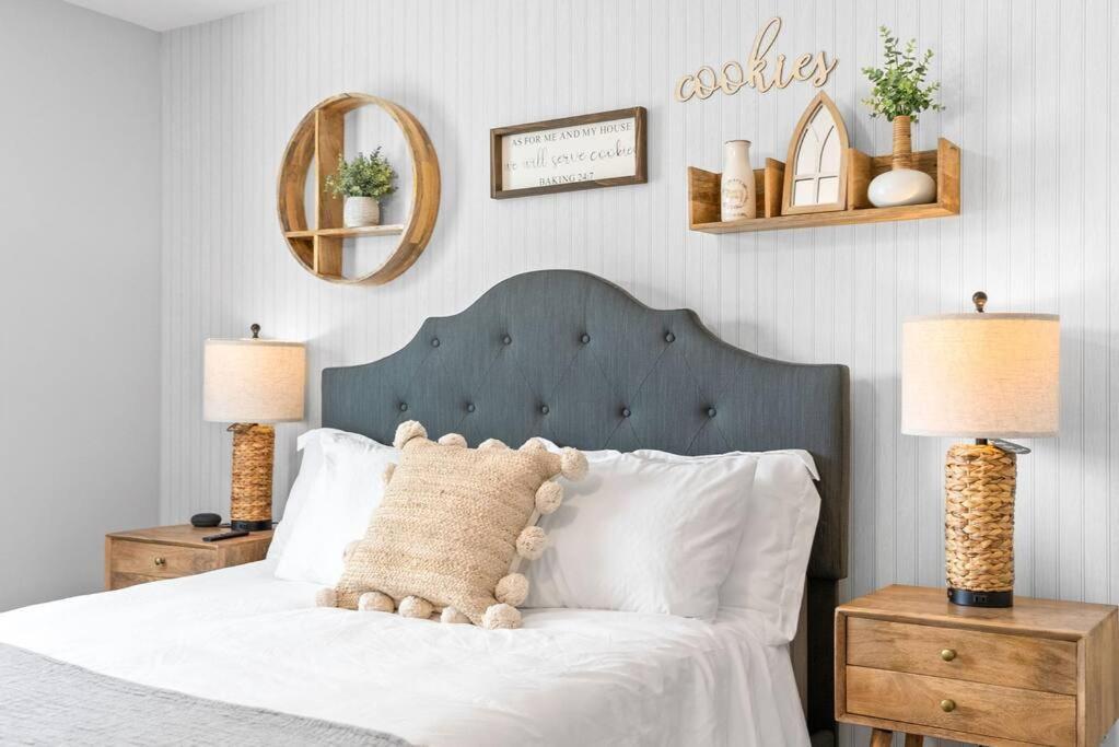 One-Of-A-Kind Smart, Cookie Themed Home For Up To 6 클락스빌 외부 사진