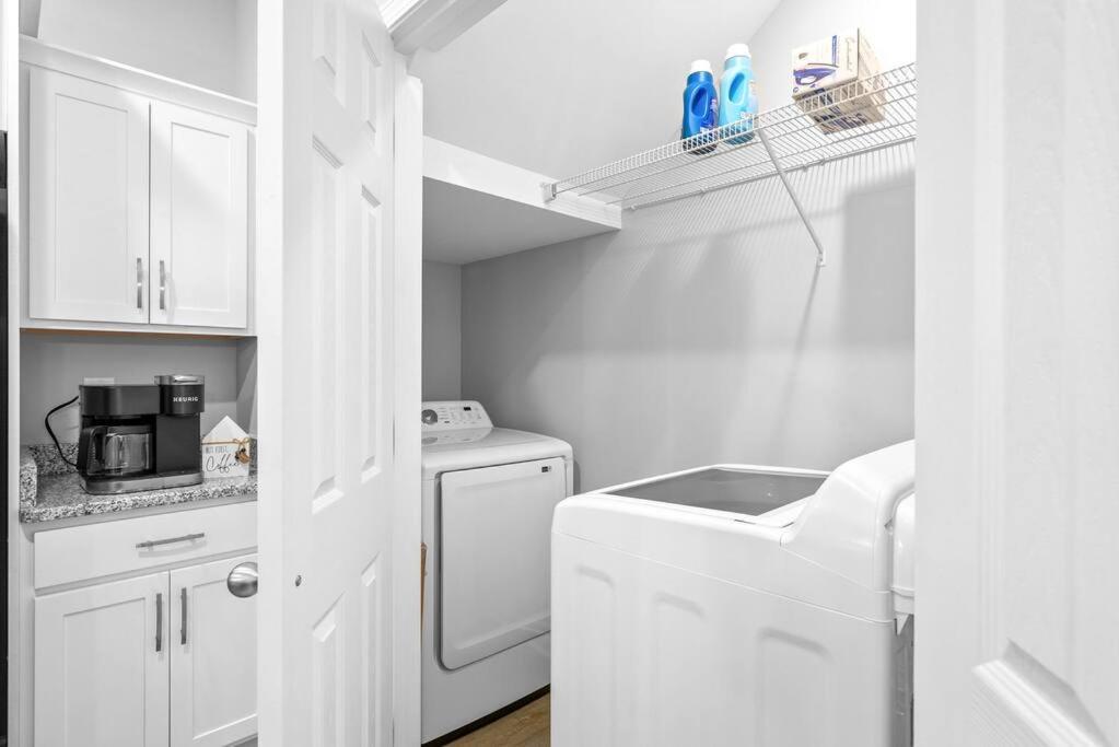 One-Of-A-Kind Smart, Cookie Themed Home For Up To 6 클락스빌 외부 사진