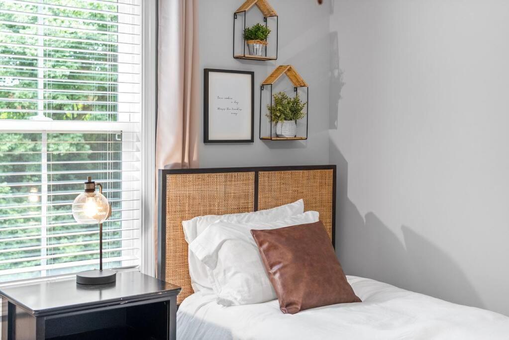 One-Of-A-Kind Smart, Cookie Themed Home For Up To 6 클락스빌 외부 사진