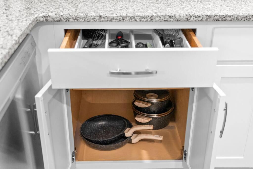 One-Of-A-Kind Smart, Cookie Themed Home For Up To 6 클락스빌 외부 사진