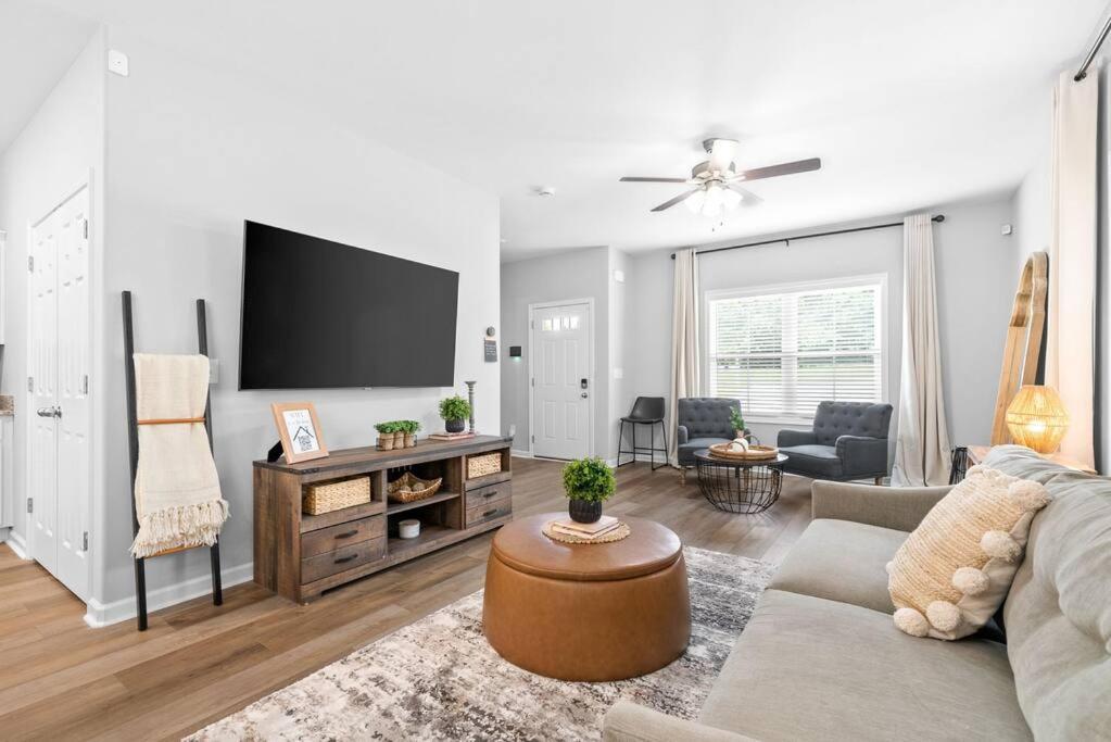 One-Of-A-Kind Smart, Cookie Themed Home For Up To 6 클락스빌 외부 사진