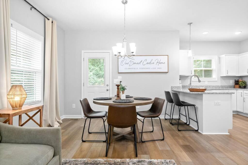 One-Of-A-Kind Smart, Cookie Themed Home For Up To 6 클락스빌 외부 사진